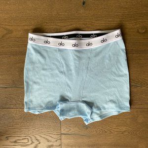 Alo Yoga Icon Ribbed Boyshort size M